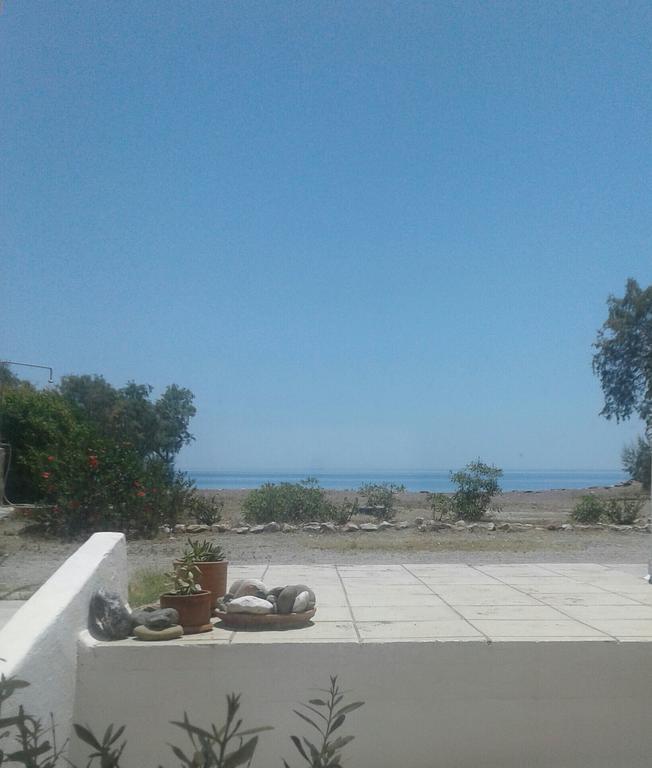 Vamare Beachfront House 根纳迪 外观 照片